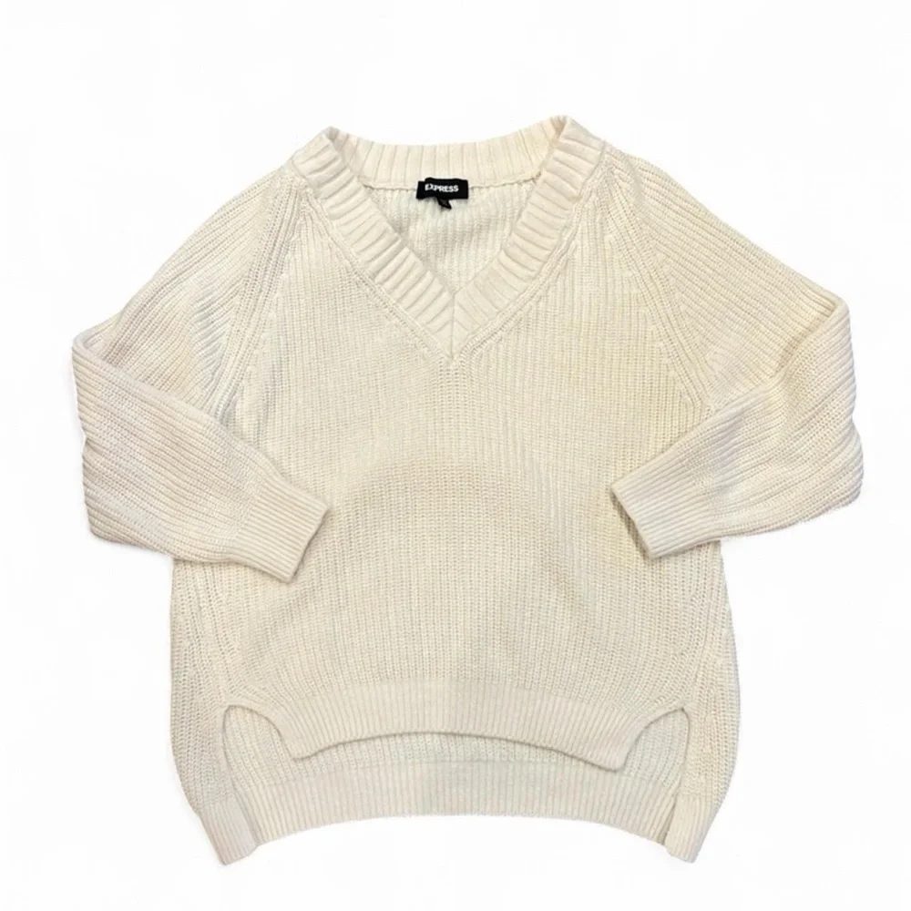 Express Oversized Boyfriend V Neck Sweater Cream XXS - Picture 3 of 9